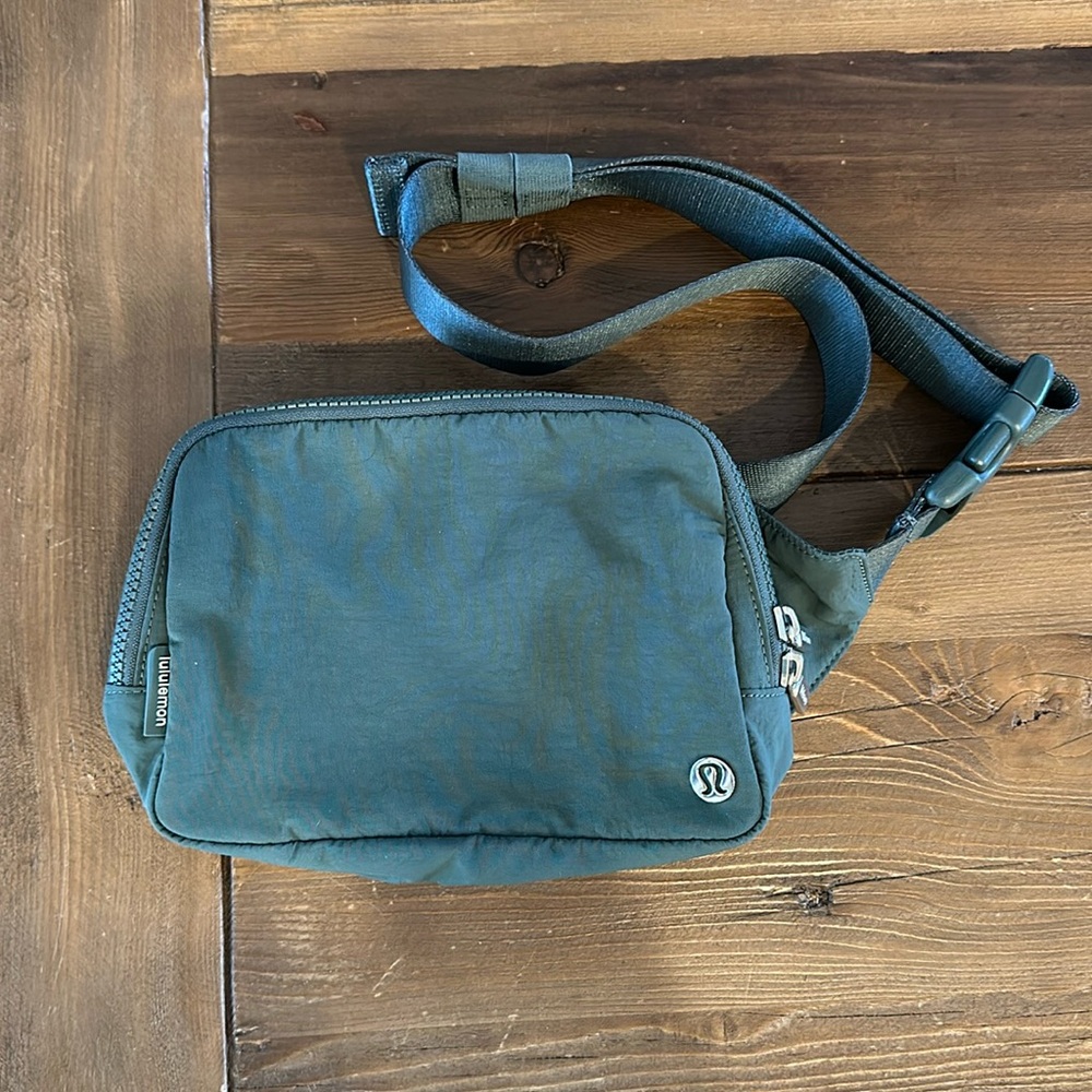 Lululemon Everywhere Belt Bag L